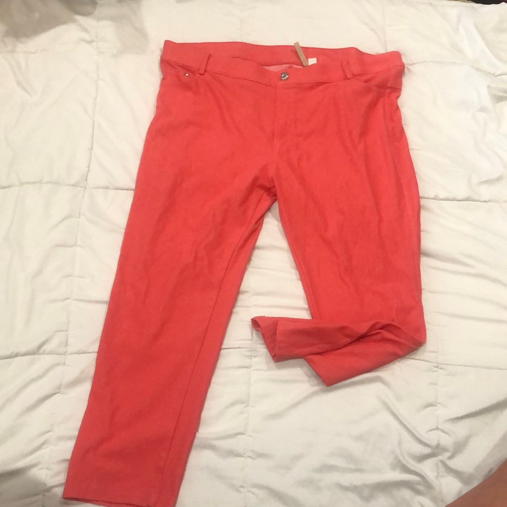 Salmon colored Capris